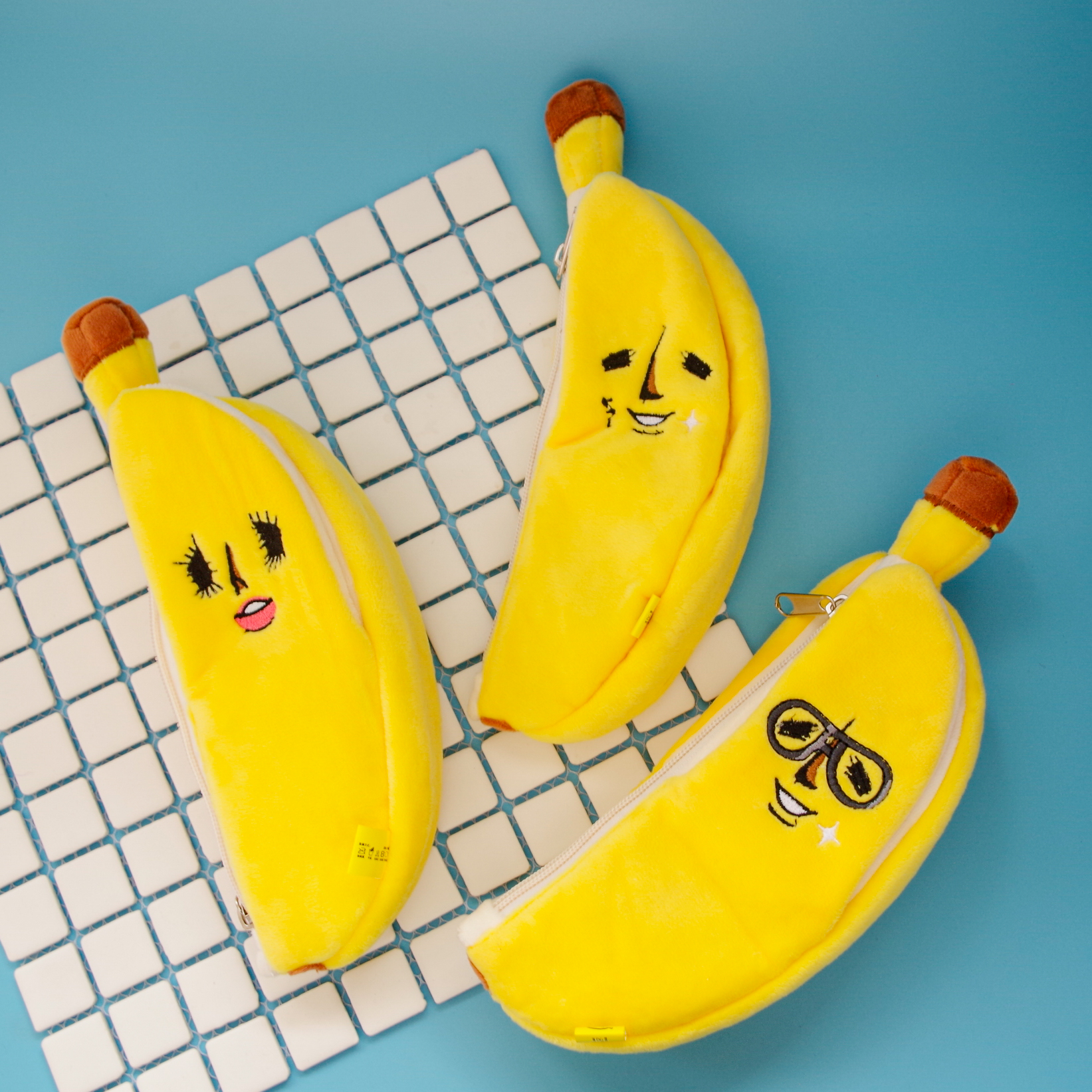 香蕉人毛绒笔袋文具收纳笔盒韩国卡通可爱大容量杂物整理收纳学生