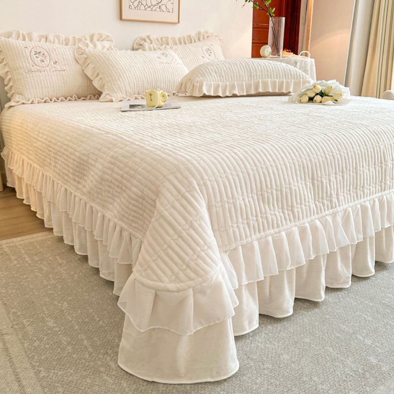 高克重牛奶绒加绒厚保暖花边床盖