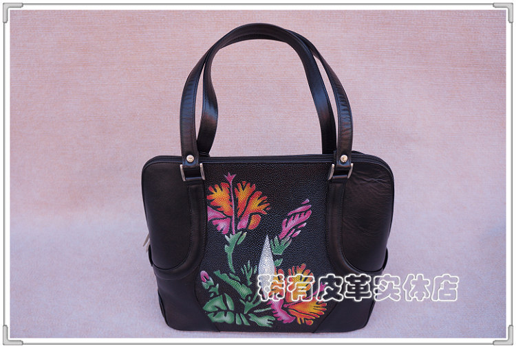 正品珍珠鱼皮大包 真皮手拎包 女士单肩背包 双带彩色皮包