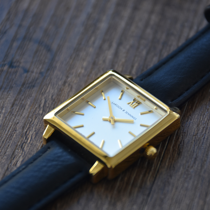 英伦学院正方形真皮简约手表