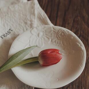 高颜值欧式深盘联名中古手工浮雕花卉陶瓷圆盘水果盘盘大骨瓷深盘