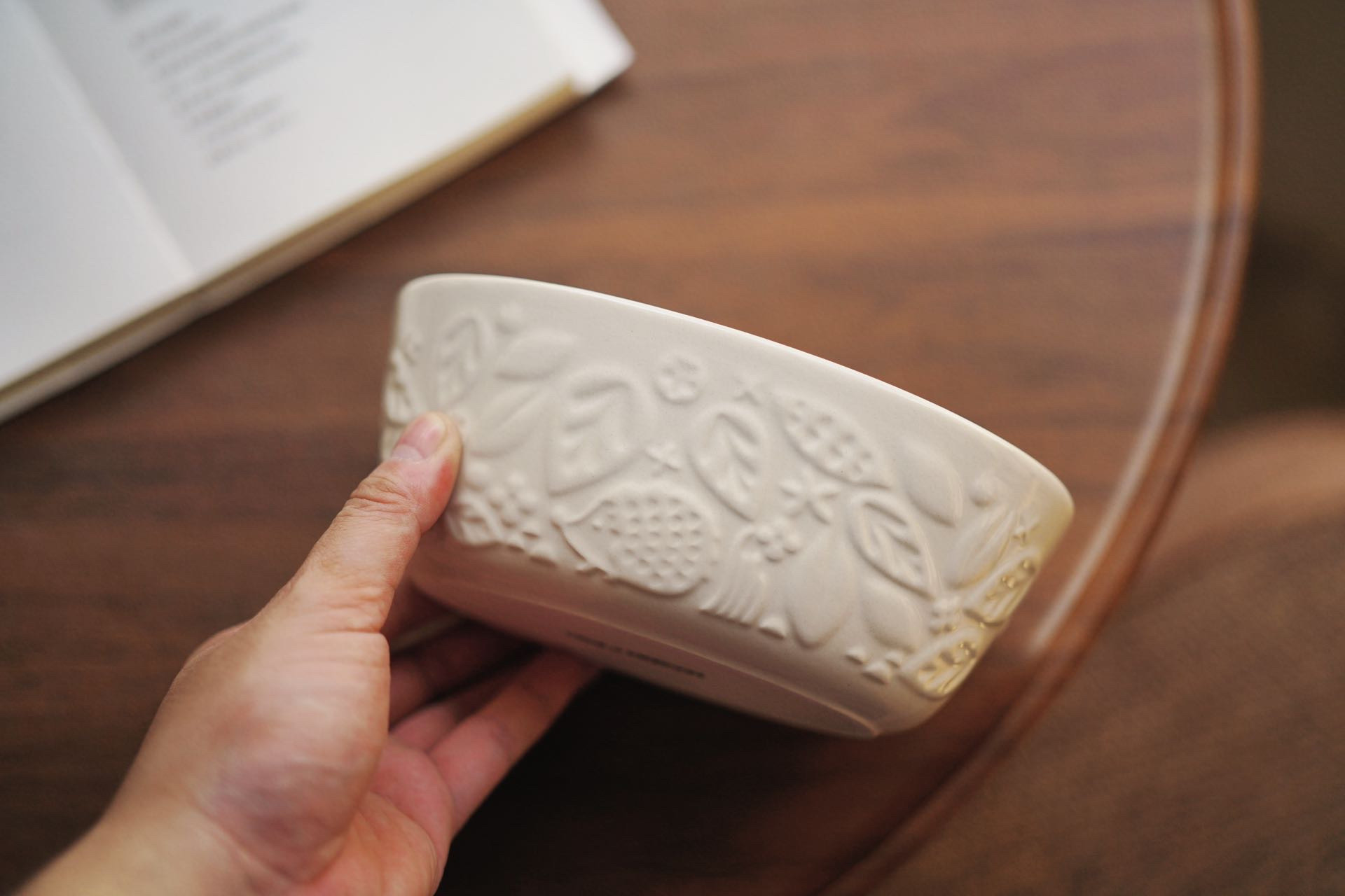 釉下彩浮雕陶瓷盘子家用菜盘2025新款碗碟餐具高级感碟子餐盘深盘