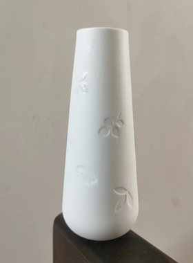 高透雅致 出口北欧浮雕树叶哑光陶瓷花瓶 餐桌书房插花花器居家