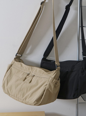 日系森系文艺小清新休闲简约斜挎布包学院风百搭通勤中性学生包女