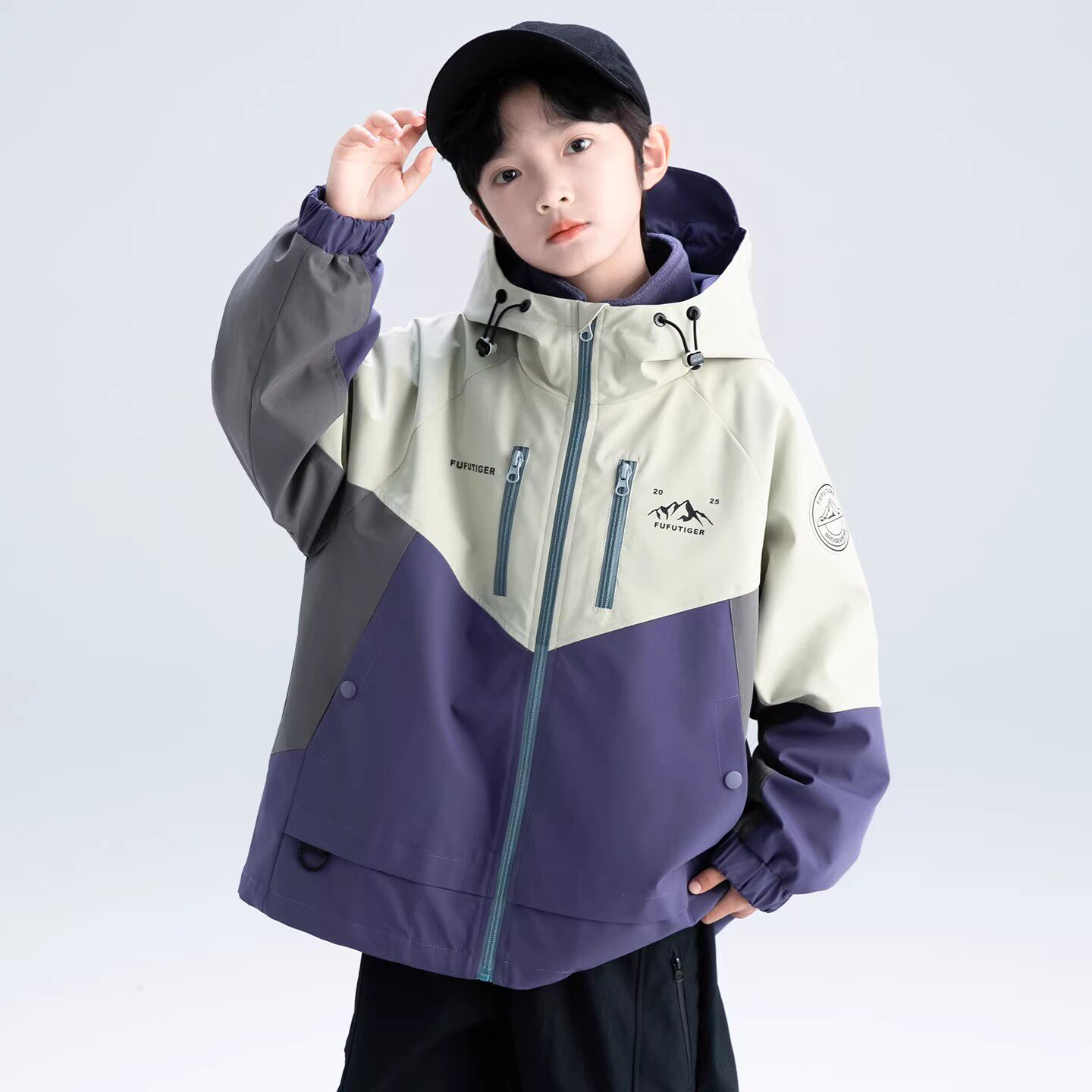 男童春秋款外套2026新款春季冲锋衣中大童儿童男孩春装帅气时髦潮