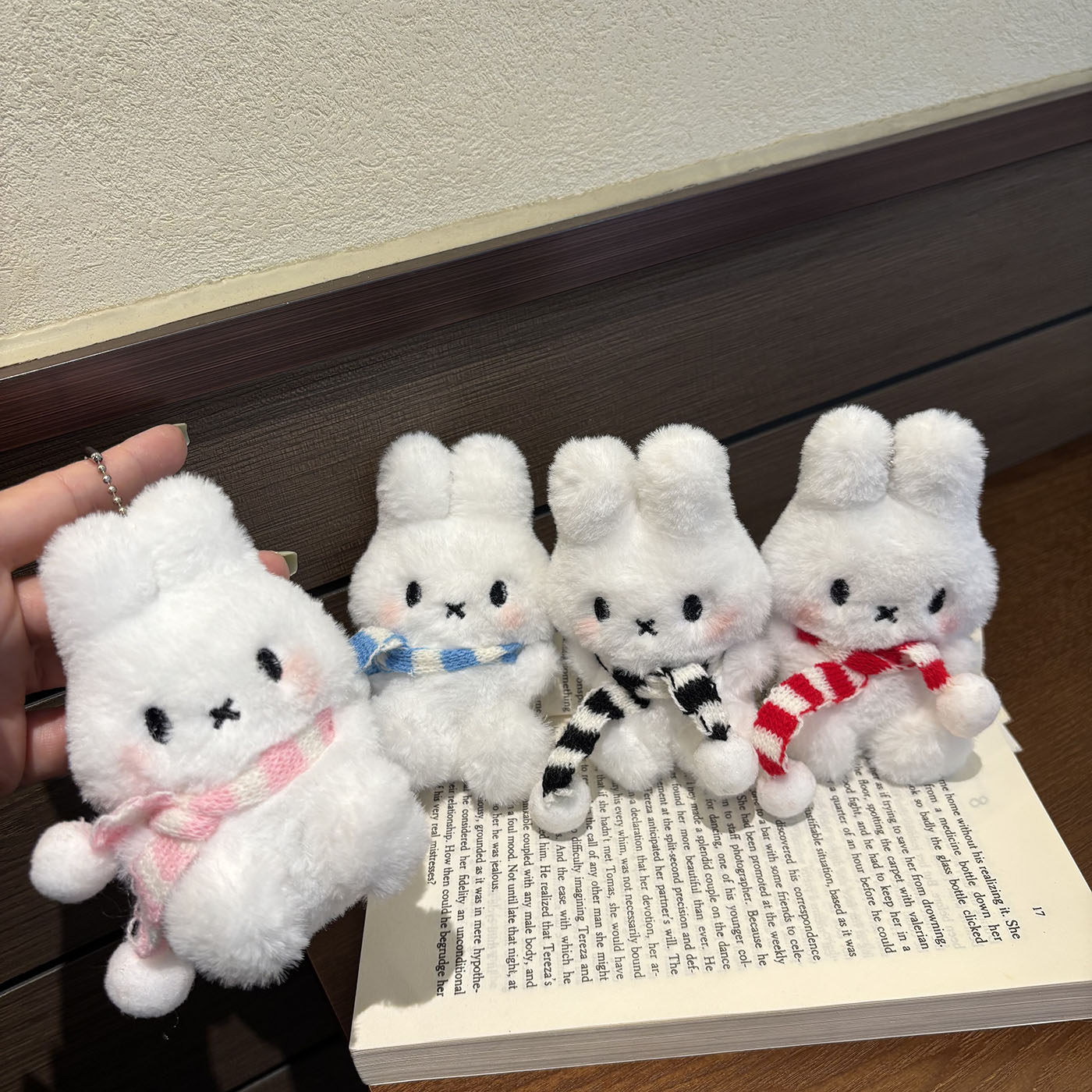 可爱卡通围巾小兔挂件毛绒玩偶吱吱叫小公仔钥匙扣包包挂饰小礼物