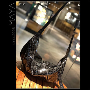 正品野狼部落布料褶皱可颂包单肩斜挎超轻大容量时尚休闲百搭潮酷