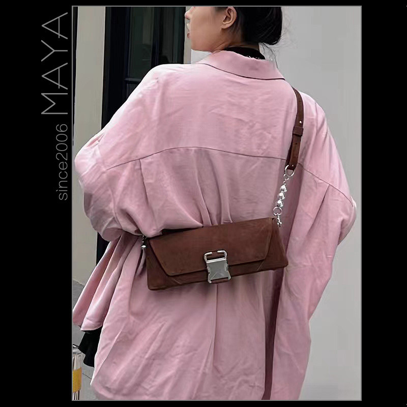 玛雅定制牛皮磨砂皮秋冬新款时尚锁扣装饰梯形珠珠肩带腋下包斜挎