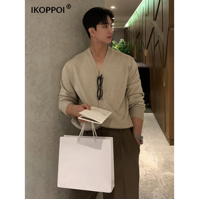 高端男士慵懒风薄款V领针织衫2025秋冬保暖韩版潮流纯色宽松毛衣