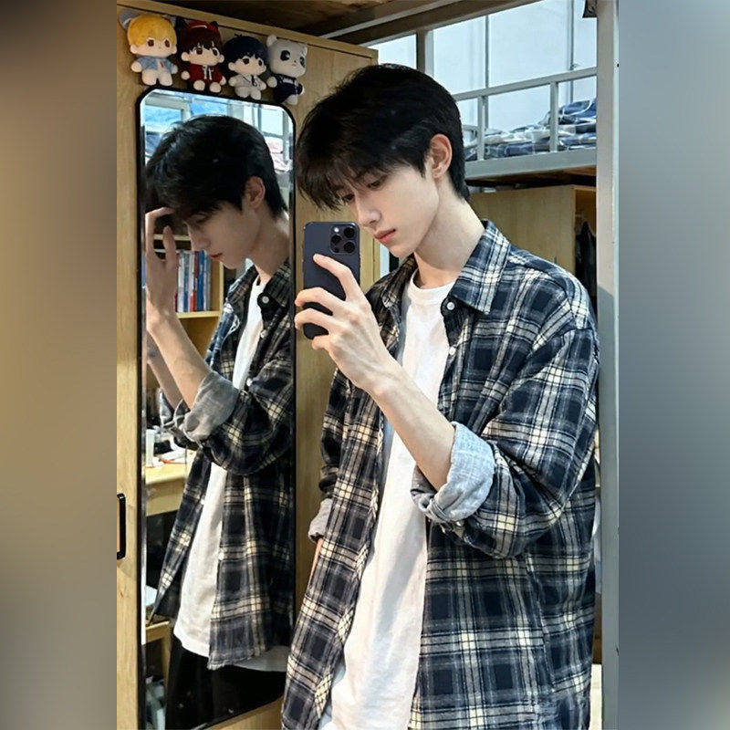2026春季慵懒风藏青色格子衬衫男少年感高级长袖衬衣休闲情侣外套
