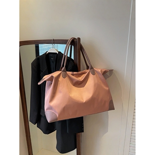 轻奢时尚运动健身收纳袋包女2025新款休闲手提包大容量单肩斜挎包