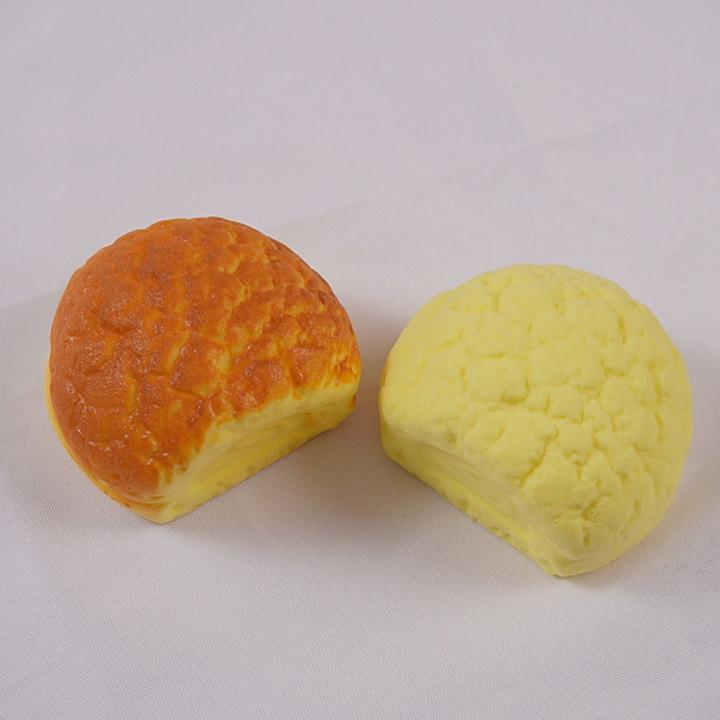 慢回弹面包湿软吸手指粘粘蛋糕趣味解压玩具仿真菠萝包捏捏乐
