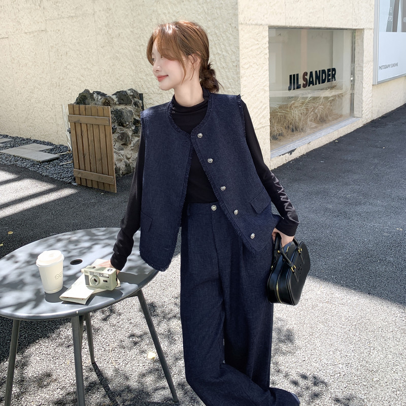 深蓝色小香风套装女秋季2025新款老钱风穿搭显瘦马甲阔腿裤三件套图片