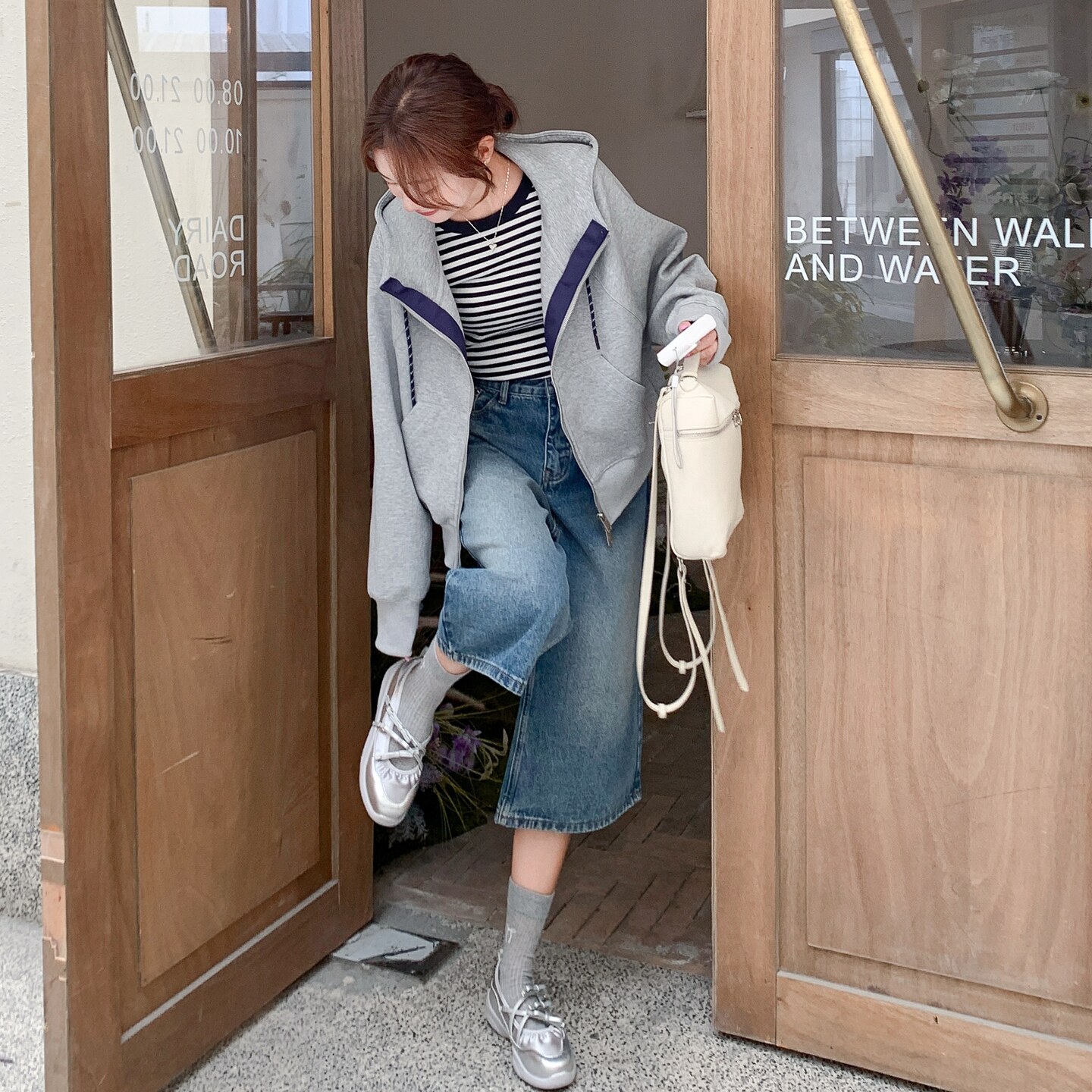 减龄连帽灰色卫衣外套女春秋2025新款小个子俏皮活泼夹克流行爆款,女装短外套,2C251