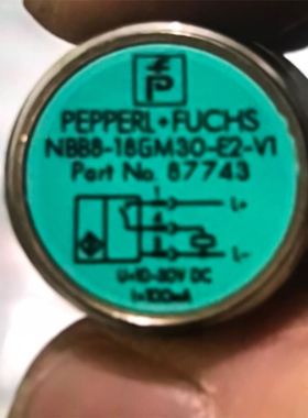 真空发生器（8.2）每个上面带两个电磁阀SYJ51