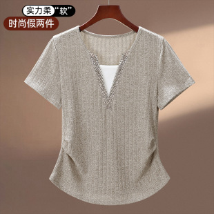 女装 大码 收腰遮肚显瘦上衣 T恤女2026夏季 假两件t烫钻V领正肩短袖