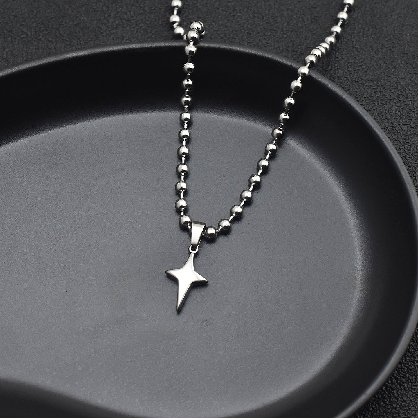 高级感钛钢四芒星项链女简约轻奢气质锁骨链星星吊坠颈链男款项链