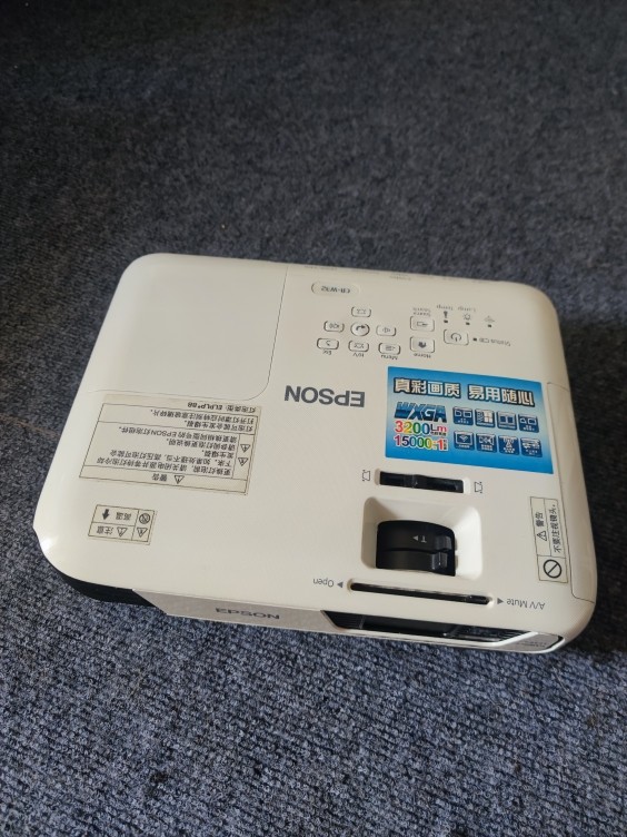 二手爱普生w32高清宽屏投影仪家用办公室教学投影机WIfi手机投屏