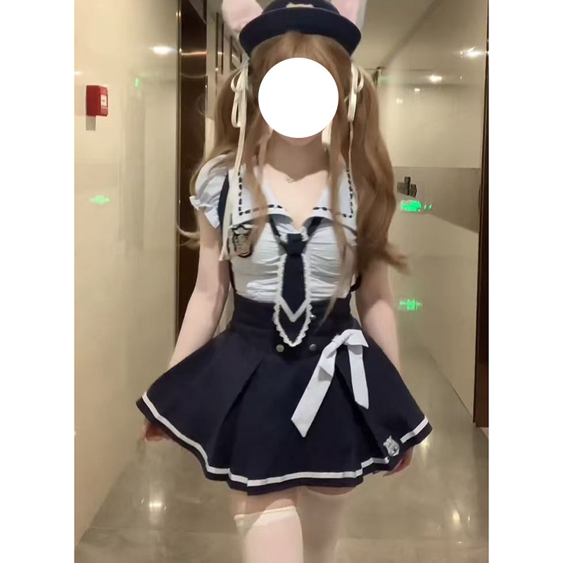 泡泡袖设计上衣双排扣背带裙套装