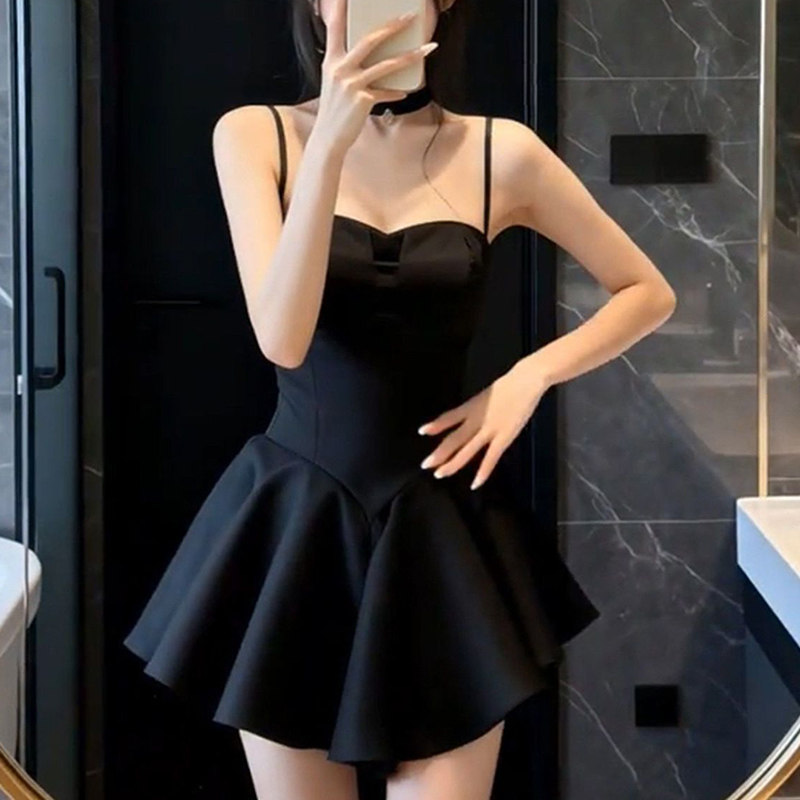 纯欲甜辣妹气质黑色吊带连衣裙女