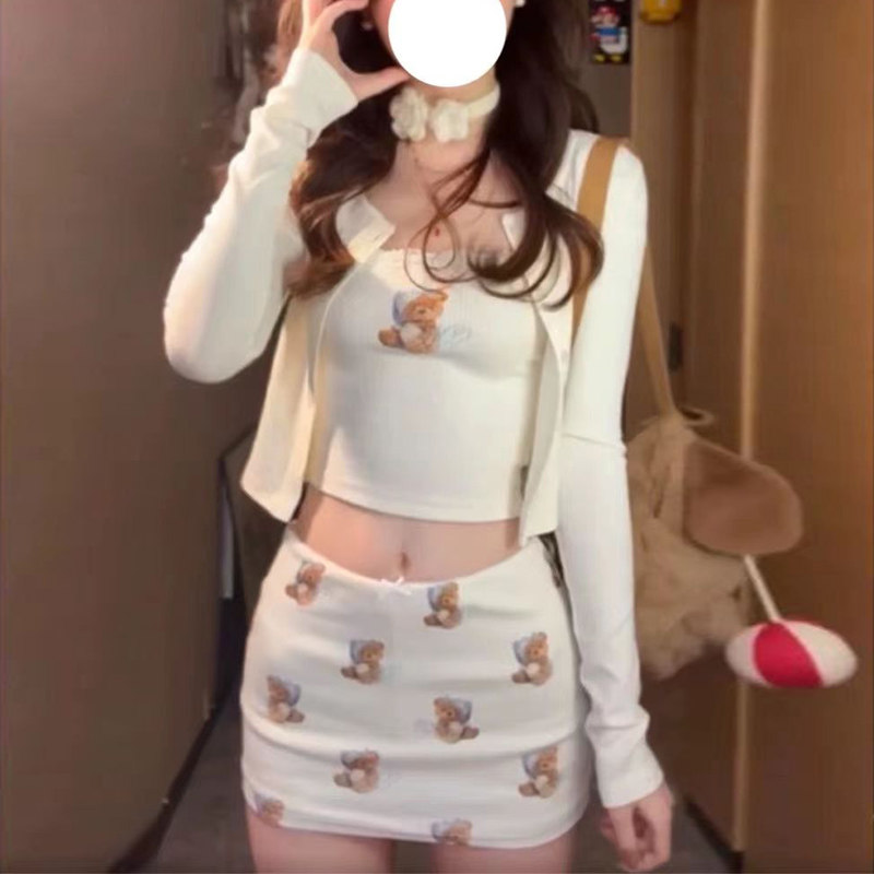 针织开衫吊带背心半身短裙三件套