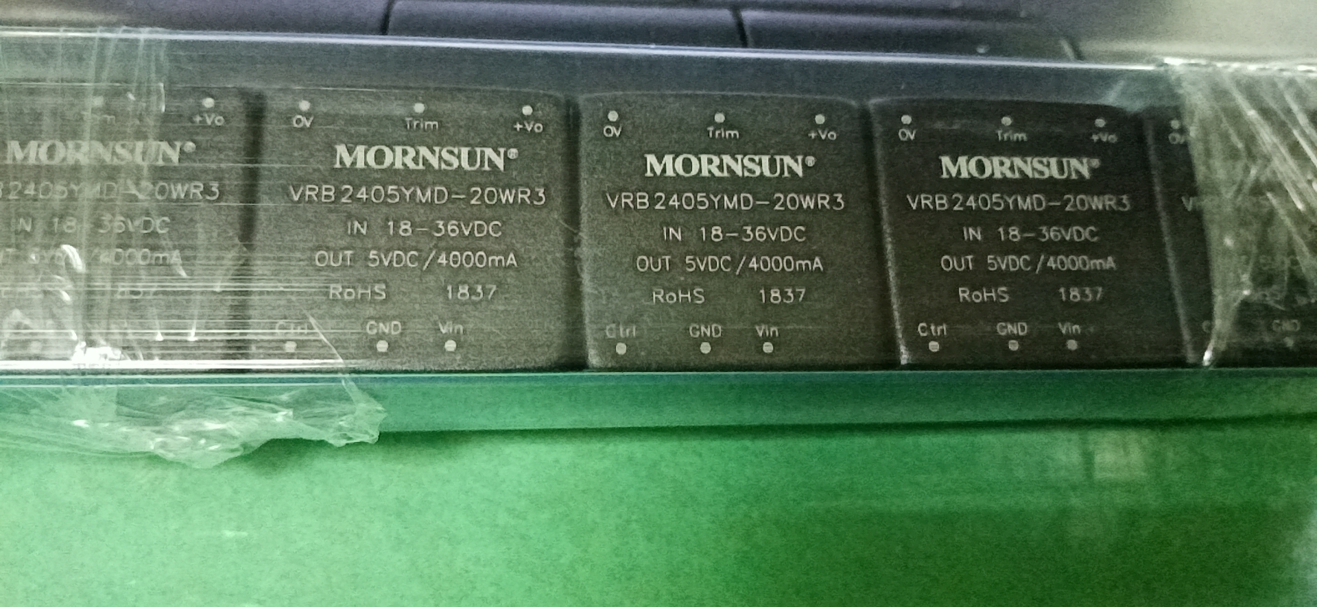 VRB2405YMD-20WR3电源模块宽压18~36V输出5V 20W DC/DC  原装现货