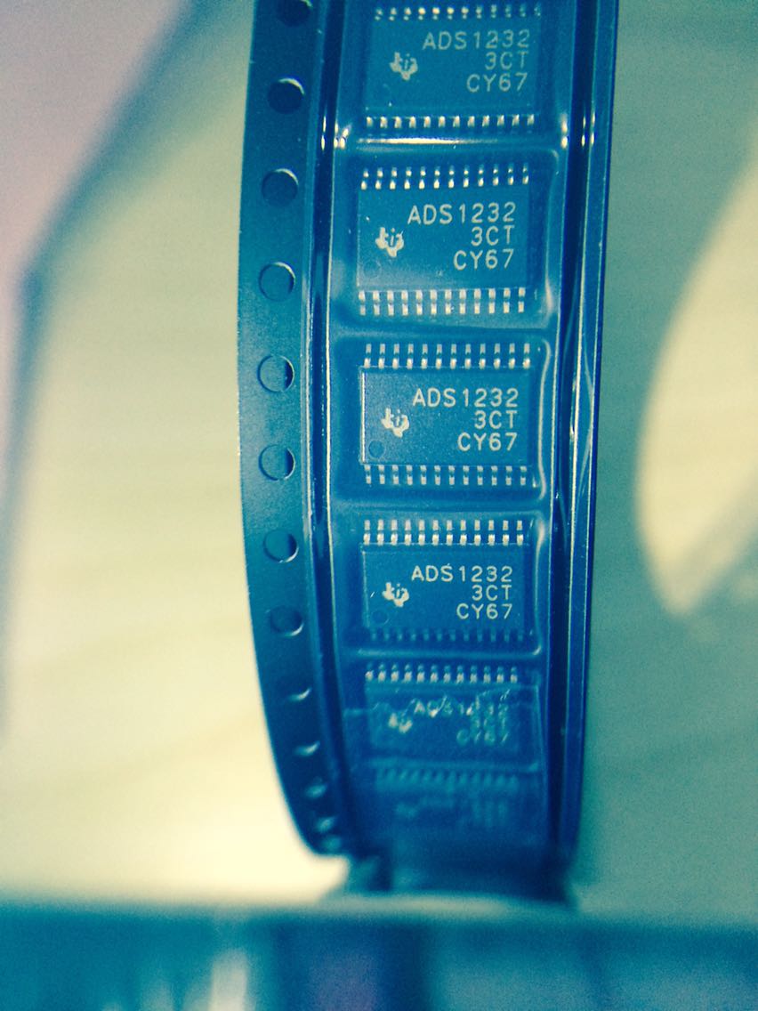 ADS1232IPW - 实物图