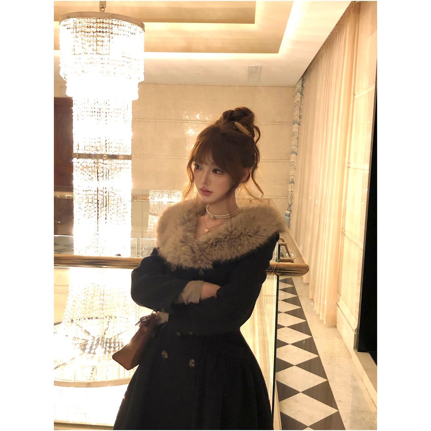 呢子大衣气质2025年新款秋冬款千金收腰毛领毛呢外套显瘦长款优雅