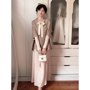 法式复古小香风卡其色气质斗篷大衣+米色针织连衣裙两件套女秋冬