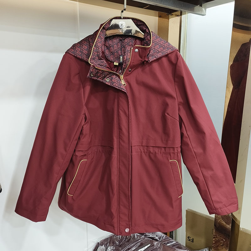 专柜发货妈妈冬加厚风衣款内胆羽绒服中老年女白鸭绒冲锋衣福太太