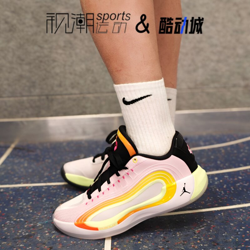 JORDAN东契奇4粉色实战篮球鞋