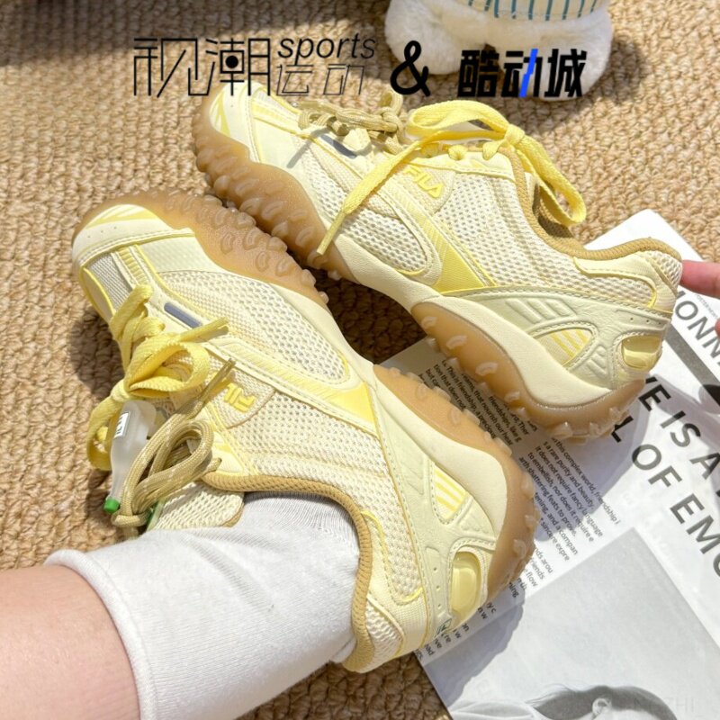 斐乐跳跳鞋2奶油黄薄底芭蕾鞋
