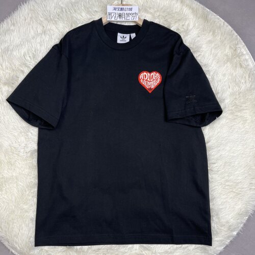 Adidas情人节限定黑色男女T恤