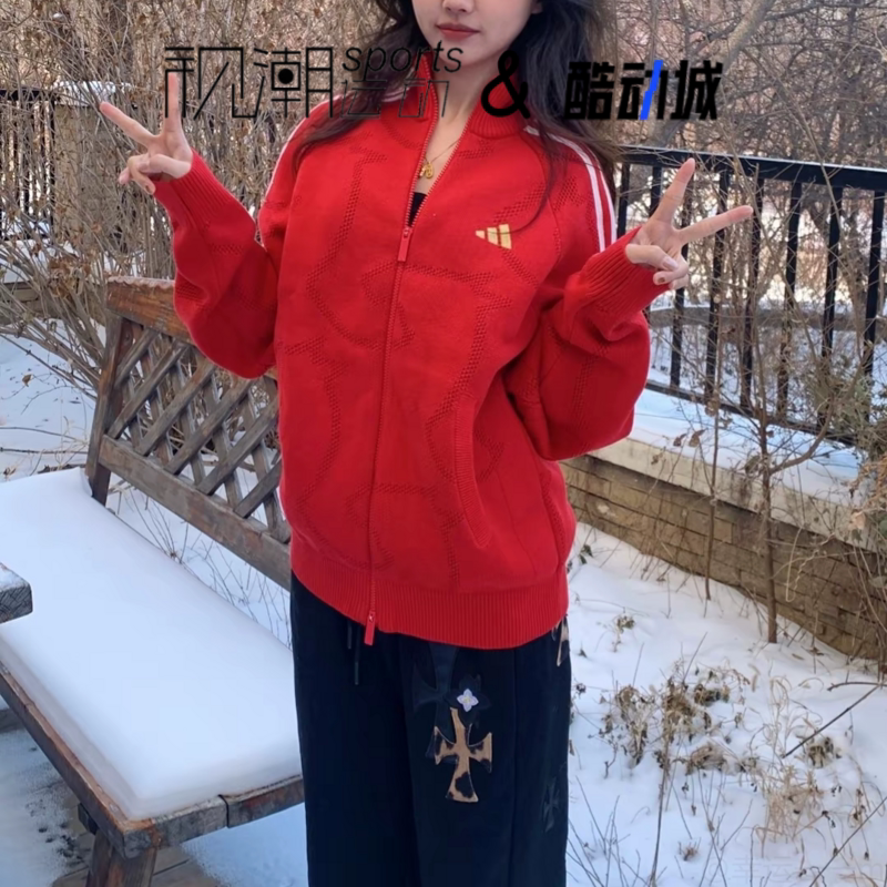 阿迪达斯红色外套针织衫新年款