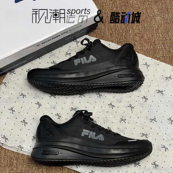 斐乐柔云4黑色女耐磨透气跑步鞋