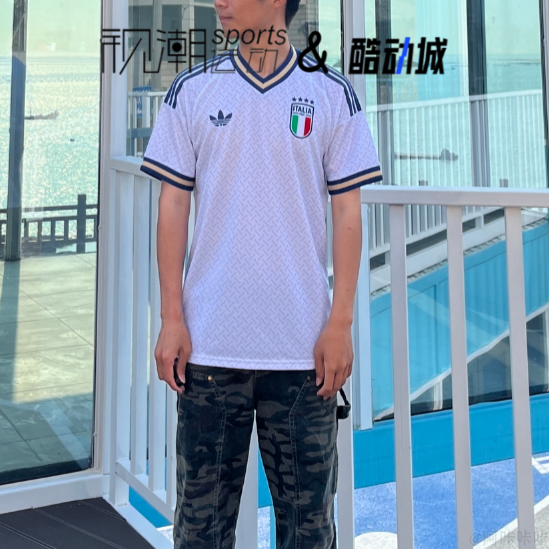 Adidas阿迪达斯意大利国家队客场球迷版世界杯男子足球衣KC8704