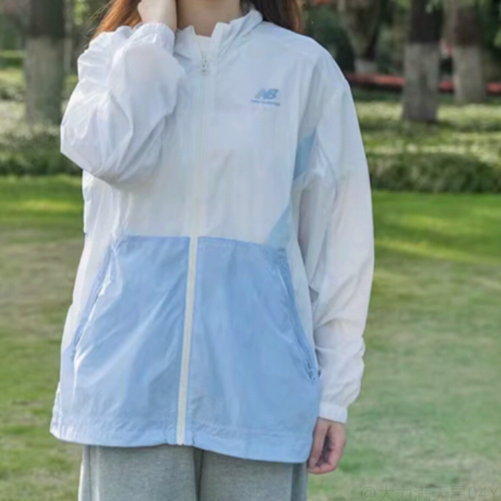 NB浅蓝时尚运动休闲立领夹克外套