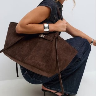 轻便大容量2026年新款翅膀包女款感手提公文包通勤妈咪托特包