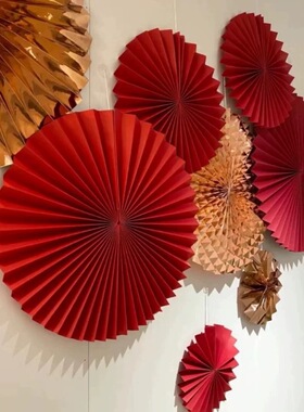 2026新年红色折纸扇装饰中式纸扇花橱窗卧室客厅布置扇形拍照道具