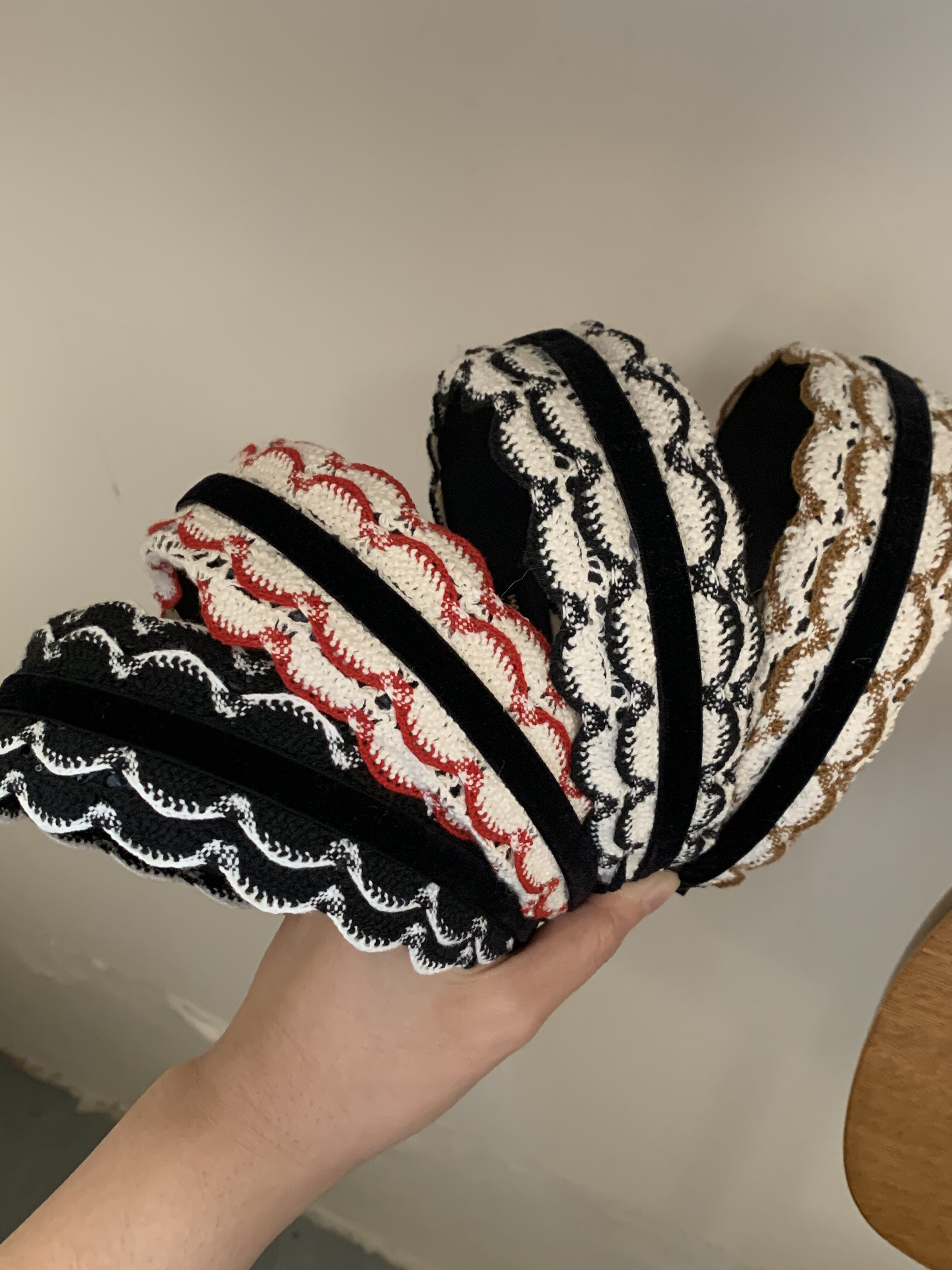 韩国设计款进口2025新款高级感气质蕾丝发箍发饰发夹头箍发卡压发