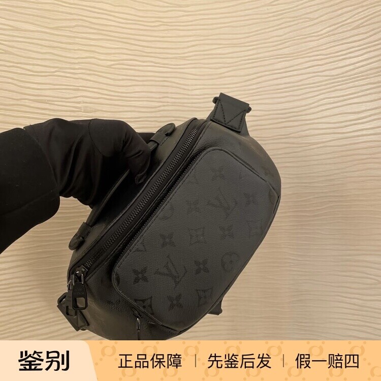 奢店代购 2026新款 LV/路易威登 RUSH 经典黑武士胸包腰包 M26763