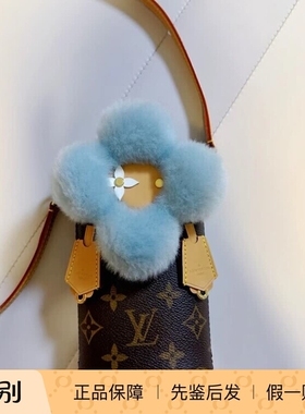 新款奢店代购 2024 LV/路易威登 VIVIENNE 圣诞限量手机包 M12269