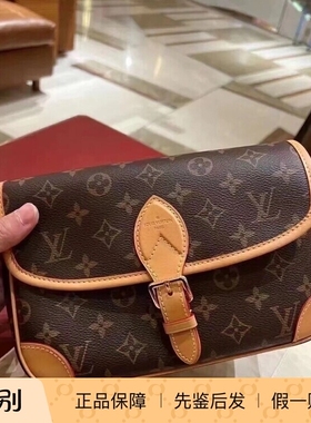 新款 奢店代购 2025 LV/路易威登 DIANE 老花复古法棍包 M45985