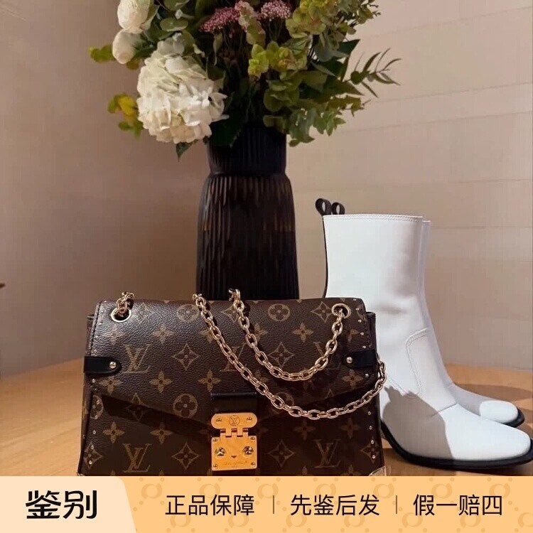奢店代购 2025新款 LV/路易威登 TRUNKIE 老花锁扣单肩包 M14526