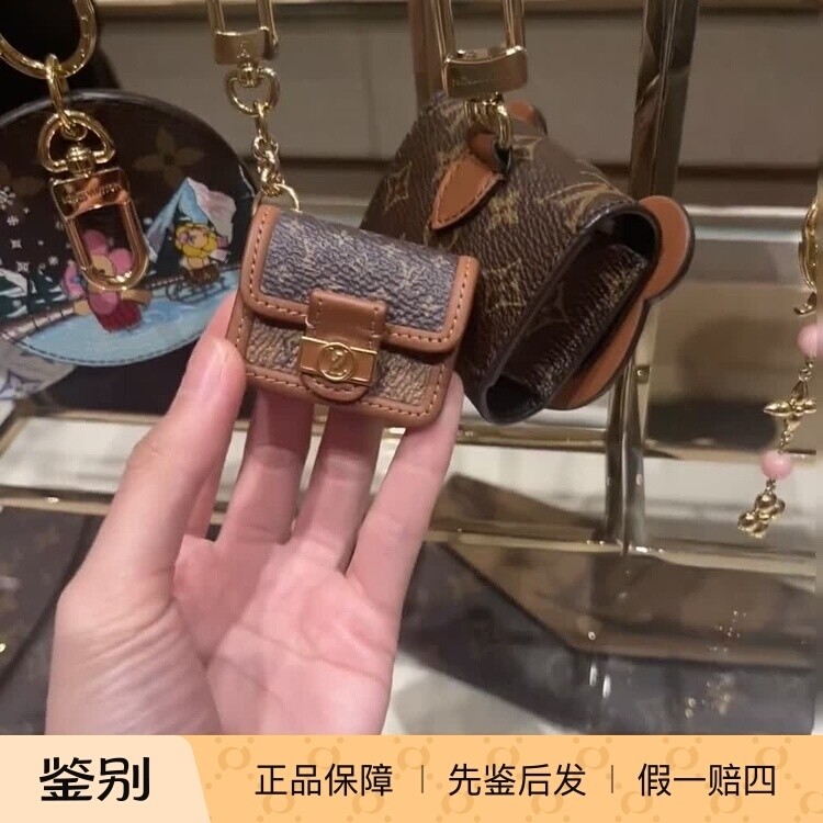 新款奢店代购 2024 LV/路易威登 BABY DAUPHINE包饰钥匙扣 M01959