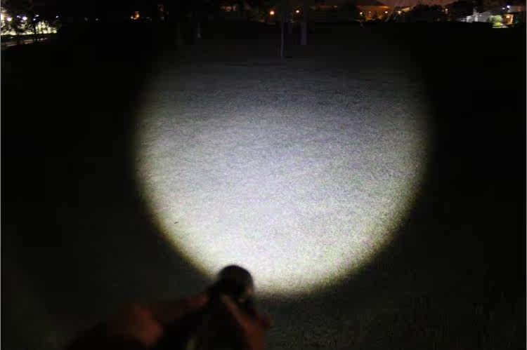 Lumière vélo - phare - Ref 2399090 Image 3