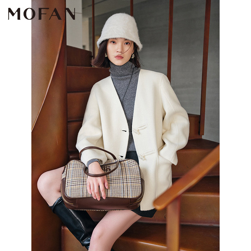 轻奢骆驼绒V领毛呢外套女MOFAN摩凡冬新款米白牛角扣休闲外套