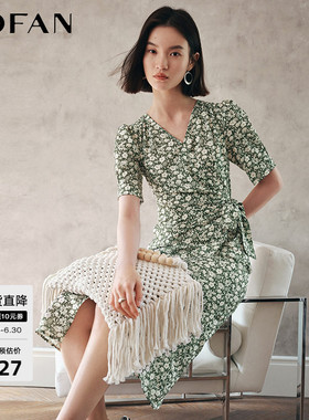 碎花V领收腰茶歇裙MOFAN摩凡夏装新款绿色花纹泡泡袖显瘦连衣裙