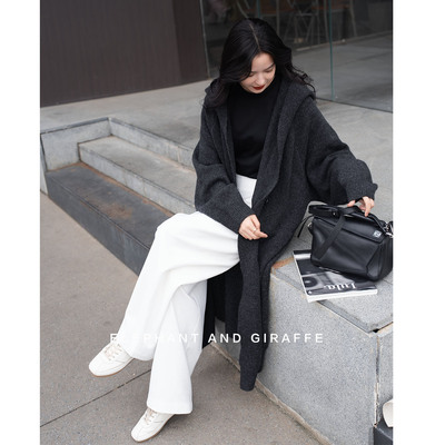 大象和长颈鹿 慵懒随行 炭灰色绵羊毛长开衫 柔软亲肤 510110