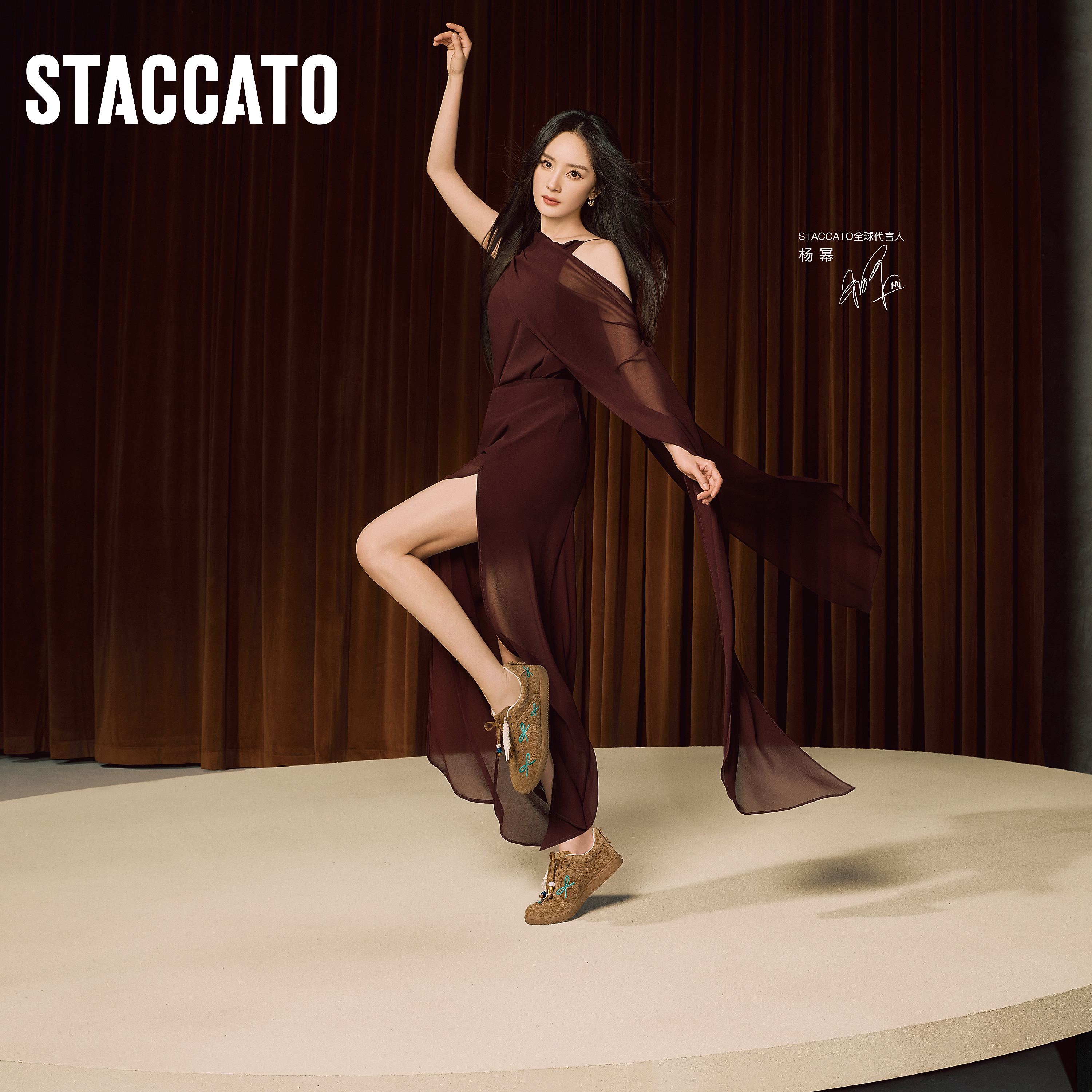 思加图蝴蝶音符德训鞋银色阿甘鞋